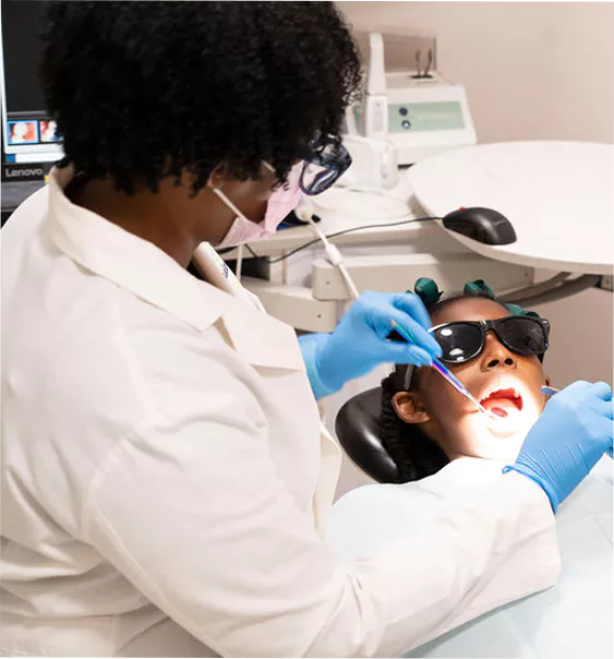 SmileDentalSpa-MeetImg-01